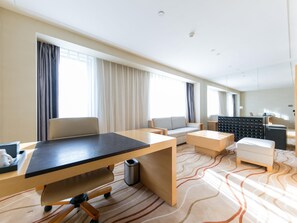 Minibar, desk, laptop workspace, blackout curtains - Mercure Beijing Chang An West (Beijing)