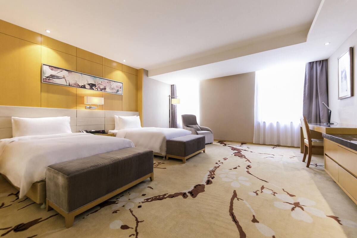 Minibar, desk, laptop workspace, blackout curtains