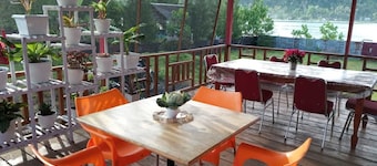 Pondok Oma Surf Simeulue