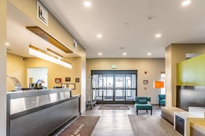 Lobby - Sleep Inn & Suites Mt. Hope near Auction & Event Center (Mount Hope)