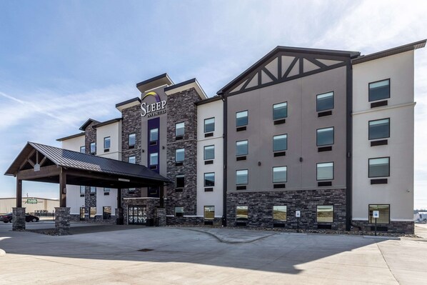 Exterior - Sleep Inn & Suites Mt. Hope near Auction & Event Center (Mount Hope)