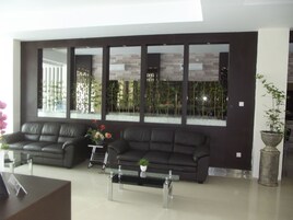 Sala de estar en el lobby