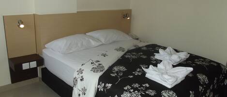 Skrivbord, extrasängar och gratis wi-fi