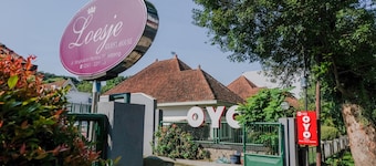 Super OYO 353 Loesje Guest House Syariah