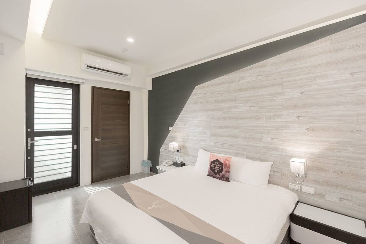 Blackout curtains, rollaway beds, free WiFi, bed sheets