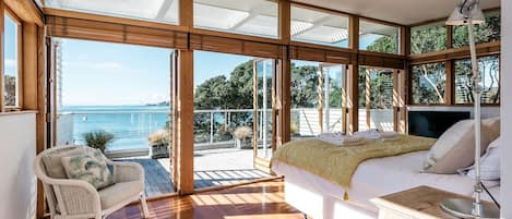 House, 3 Bedrooms, 2 Bathrooms, Ocean View | Living area