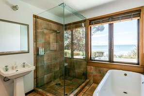 House, 3 Bedrooms, 2 Bathrooms, Ocean View | Bathroom | Shower, hair dryer, towels