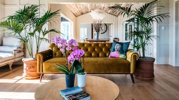 House, 3 Bedrooms, Mountain View | Living area | Flat-screen TV