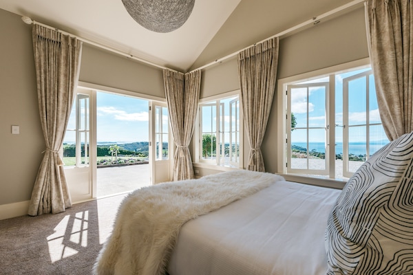 House, 3 Bedrooms, Mountain View | 3 bedrooms, in-room safe, desk, iron/ironing board