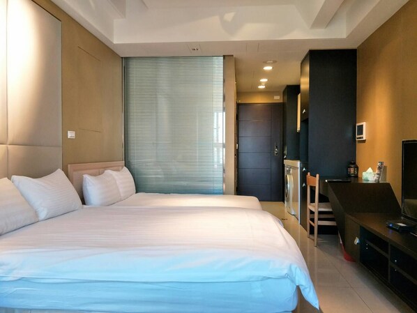 Premium bedding, down duvets, pillow-top beds, individually furnished - Amy House NTU Taipei Gongguan Loft (Taipei)