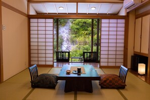 In-room safe, free WiFi, bed sheets - Shikisainoyado Furusato (Nishiwaga)