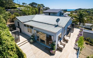 Aerial view - The Vintage Cottage (Waiheke Island)