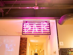 Bar (on property) - Dot Hostel & Bar (Fujikawaguchiko)