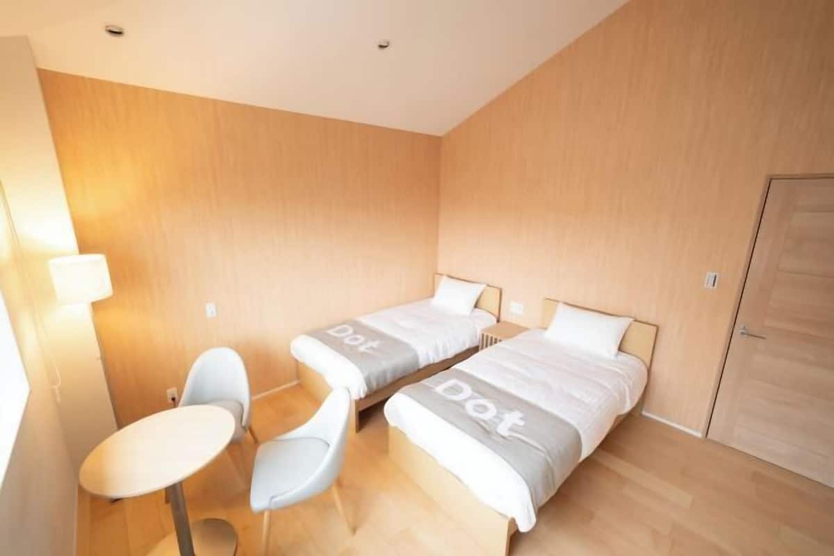 Soundproofing, free WiFi, bed sheets