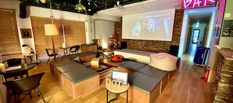 Dot Hostel & Bar