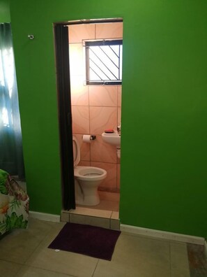1 bedroom, pillow-top beds, in-room safe, desk