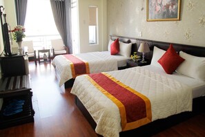 Minibar, escritorio y wifi gratis 
