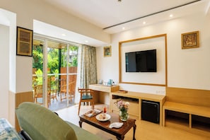 Private Garden Suite Room | 이집트산 면 시트, 고급 침구, 책상, 노트북 작업 공간
