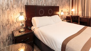 Deluxe Double Room, 1 Double Bed | In-room safe, individually decorated, desk, blackout curtains