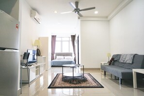 Studio | Iron/ironing board, rollaway beds, free WiFi - Shaftsbury Residences by Superhost (Cyberjaya)