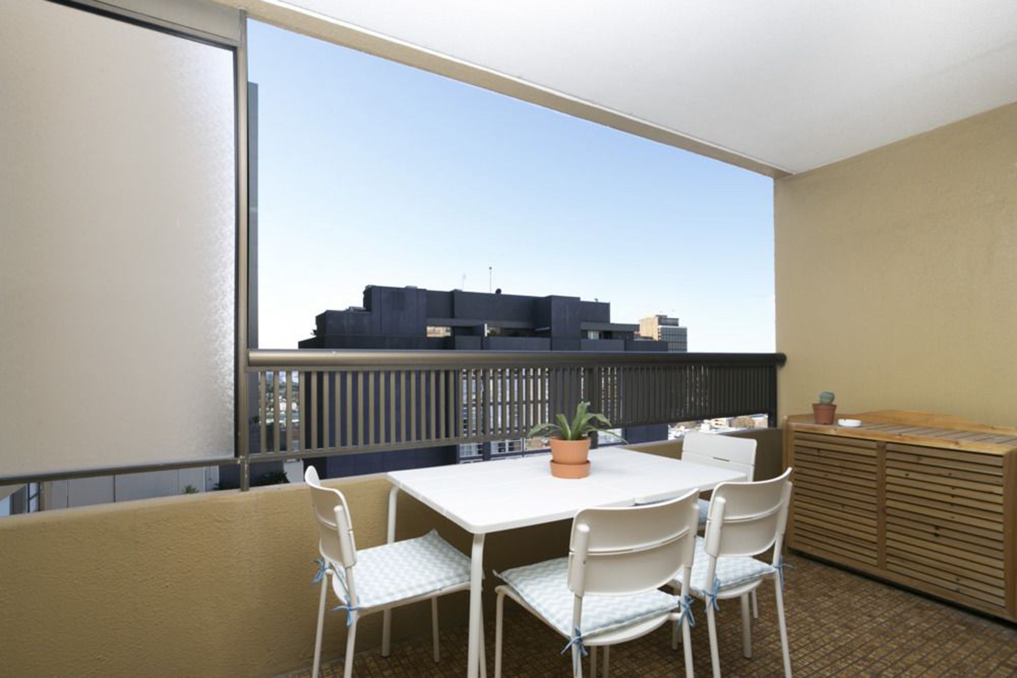 Sydney Hyde Park Paxsafe Apartments — image 5