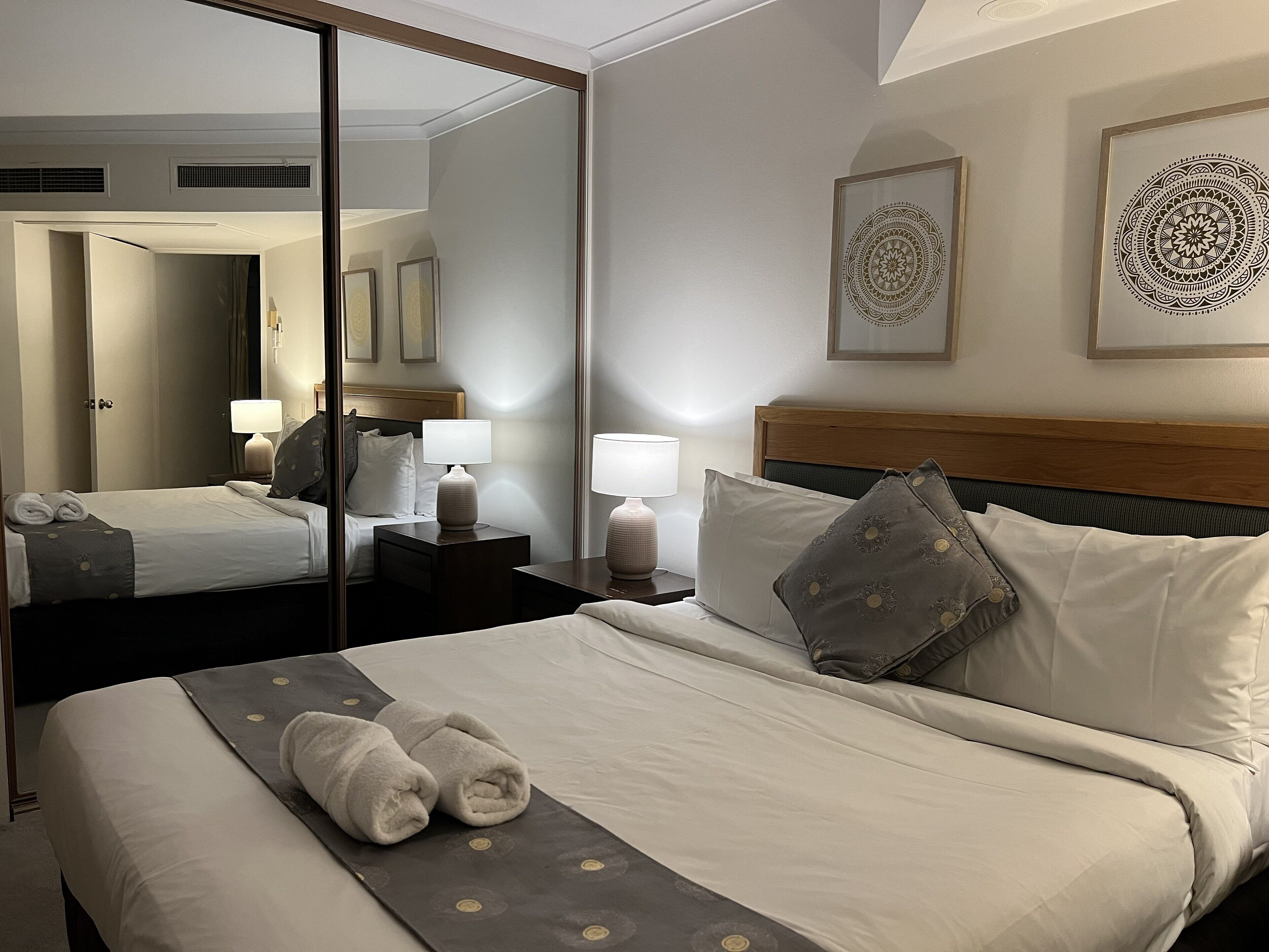 エグゼクティブ アパートメント ベッド (複数台) 禁煙 パークビュー | 1 室のベッドルーム、客室ごとに異なる装飾、客室ごとに異なるインテリア、デスク