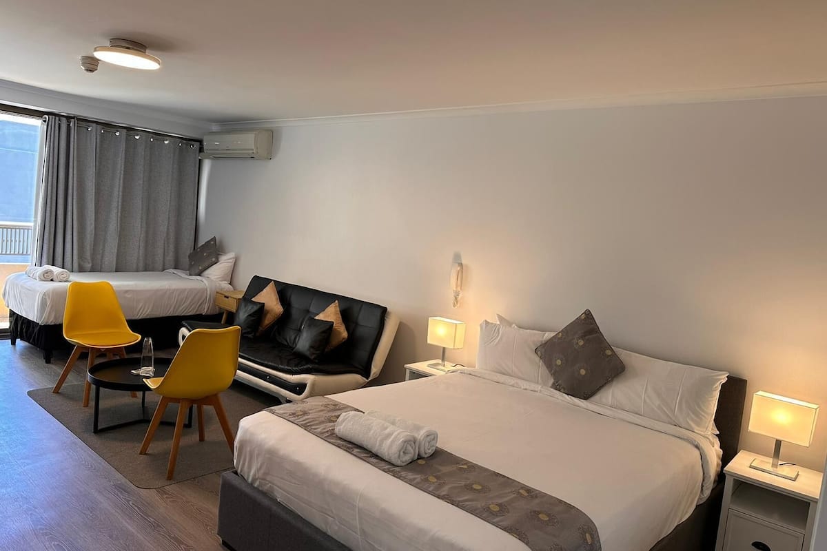 City Studio, Multiple Beds
