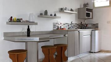 Family Loft, 1 Katil Ratu (Queen), Non Smoking | Makan dalam bilik