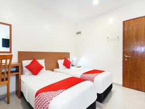 デスク、WiFi (無料)、ベッドシーツ