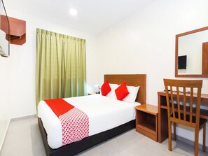 Quarto casal luxo | Escrivaninha, Wi-Fi de cortesia, roupa de cama
