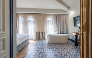 Deluxe-Doppelzimmer, 1 Queen-Bett, Badewanne, Stadtblick