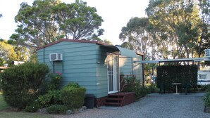 Classic Cabin, 1 Double Bed with Sofa bed, Non Smoking, Garden View - Rose City Caravan Park (Womina)