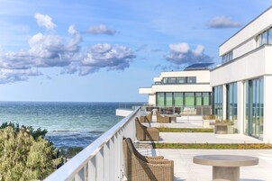 Exclusive Penthouse, 2 Bedrooms, Sea Facing | Terrace/patio