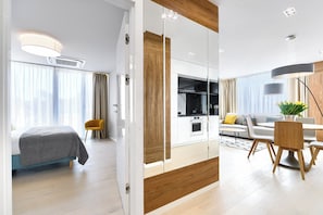 Deluxe Apartment | Living area | Flat-screen TV - Dune Mielno Resort - C (Mielno)