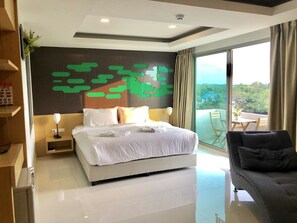 Superior Double Room with Bathtub | Minibar, in-room safe, blackout curtains, soundproofing - The Peak Chanthaburi Hotel (Chanthaburi)
