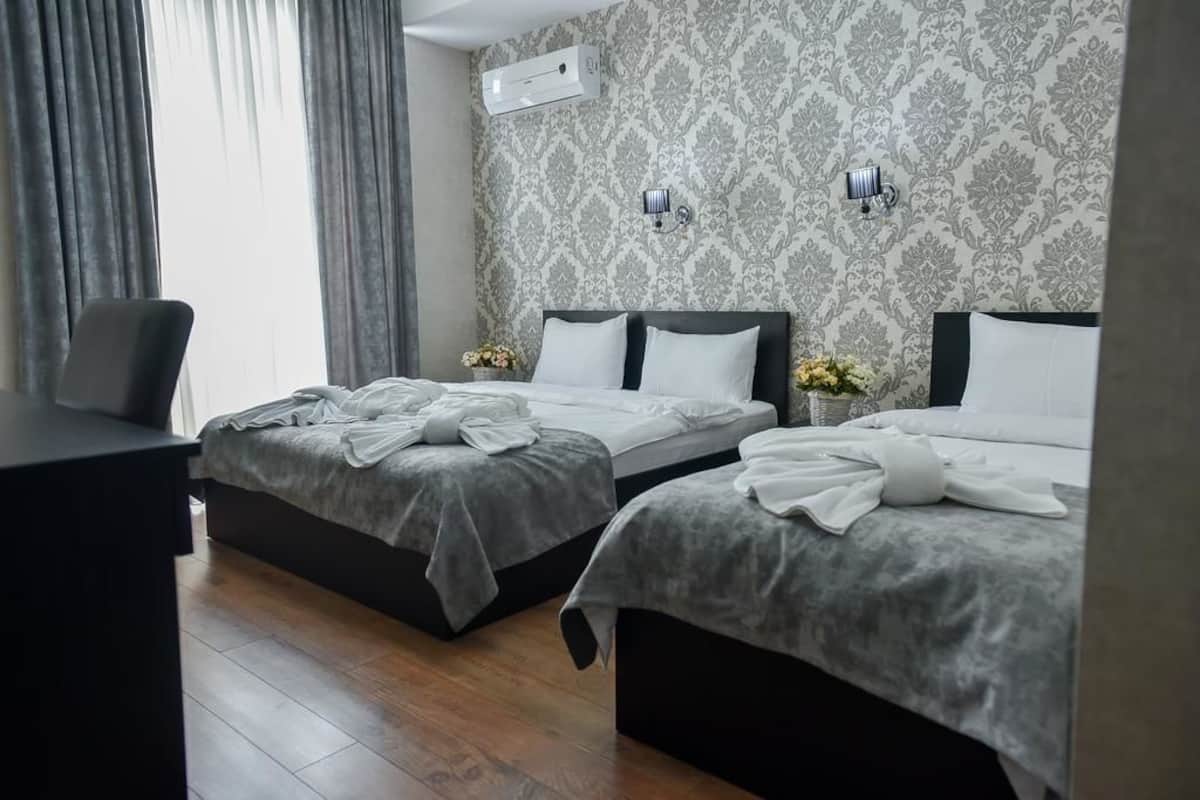 Habitación triple estándar | Insonorización, tabla de planchar con plancha y wifi gratis