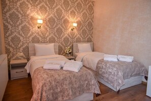 Kahden hengen standard-huone (kaksi sänkyä) | Äänieristys, silitysrauta/-lauta, ilmainen Wi-Fi, vuodevaatteet