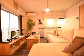 Yokoduna Hostel 602 | Individually decorated, individually furnished, iron/ironing board