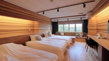 Western-Style Room, Non Smoking | In-room safe, free WiFi, bed sheets
