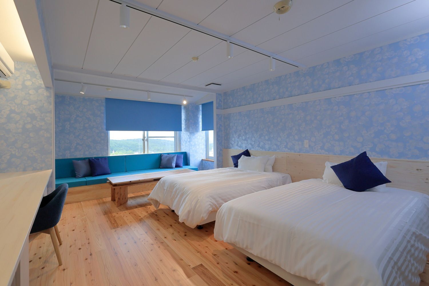 In-room safe, free WiFi, bed sheets