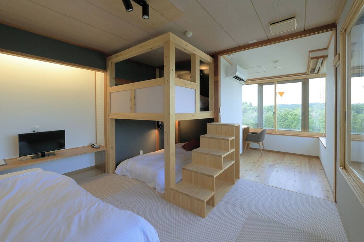Small Twin Room with Loft, Non Smoking