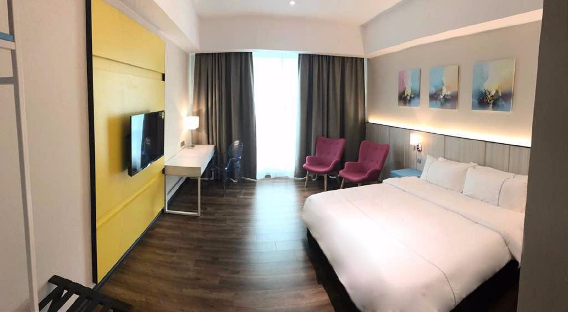 in-room safe, desk, free wifi, bed sheets