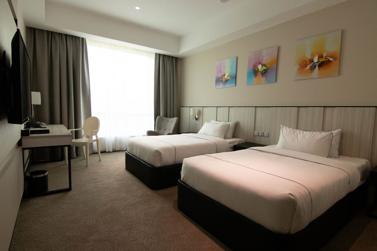 Premier Twin (Leisure Only) | In-room safe, desk, free WiFi, bed sheets