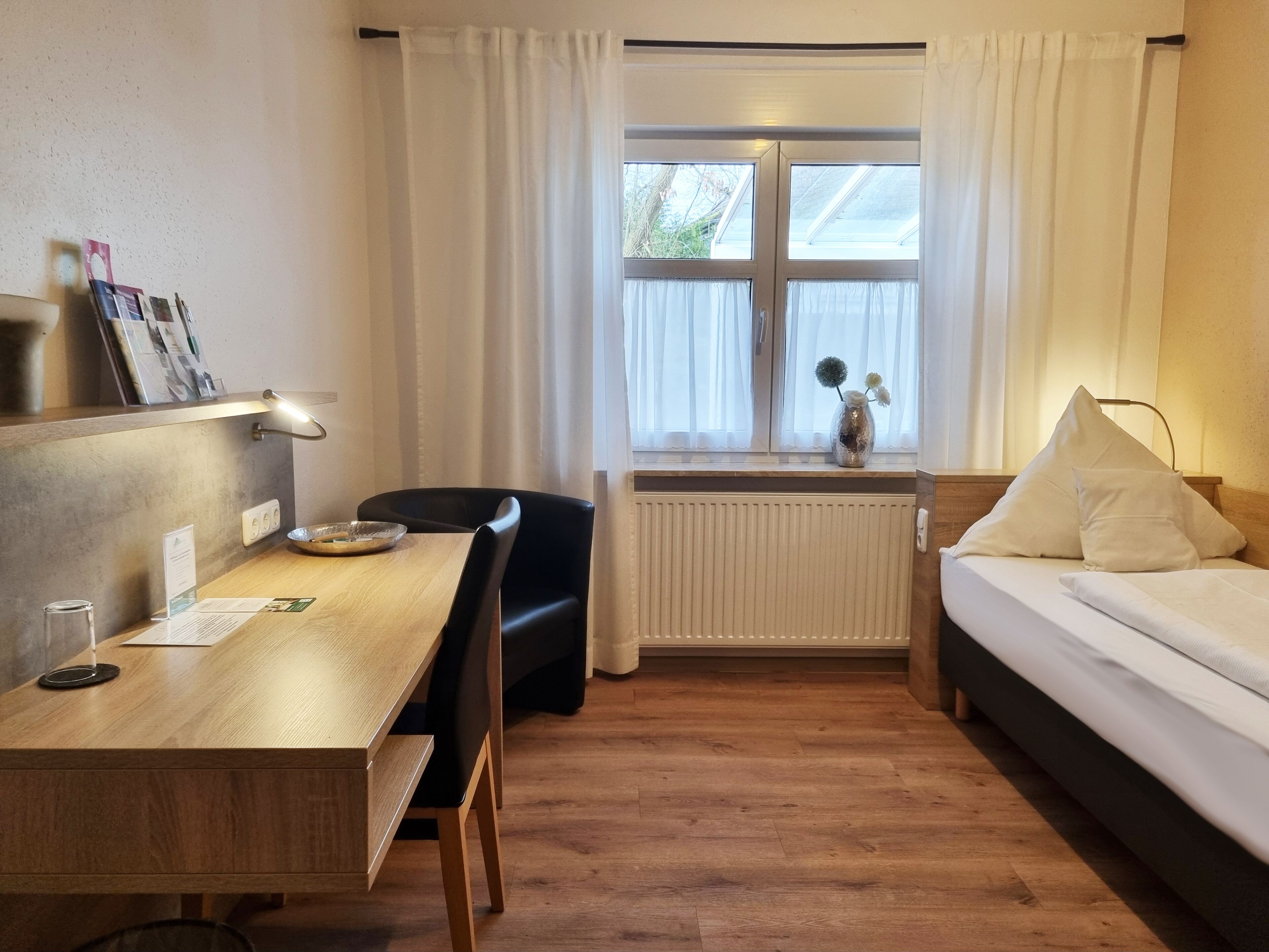 single room | hypo-allergenic bedding, in-room safe, individually decorated, desk