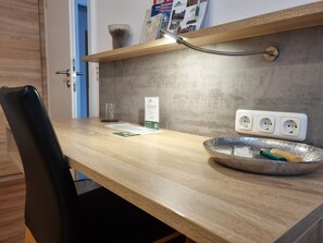 Single Room | Hypo-allergenic bedding, in-room safe, individually decorated, desk - Hotel & Pension Dat greune Eck (Soltau)