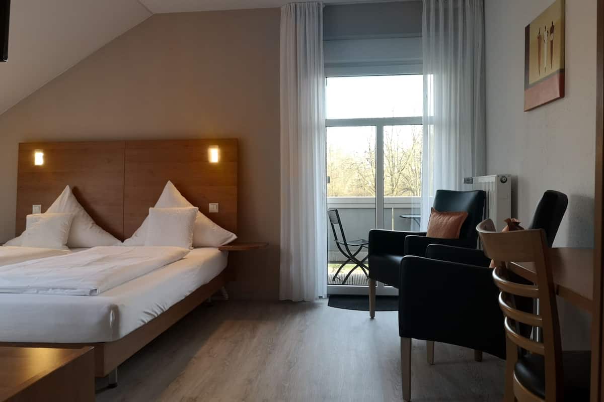 double or twin room | hypo-allergenic bedding, in-room safe, individually decorated, desk