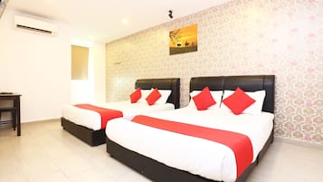 Family Suite, 2 Katil Kelamin (Double), Non Smoking | Meja, Wi-fi percuma, cadar katil