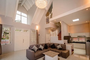 Villa, 2 Schlafzimmer, Nichtraucher | Wohnbereich | Flachbildfernseher