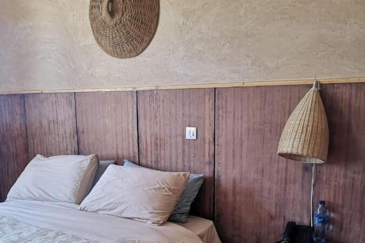 Desk, blackout curtains, free WiFi, bed sheets