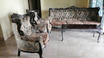 Family Cottage, Multiple Beds, Non Smoking, Beach View | Living area | Flat-screen TV